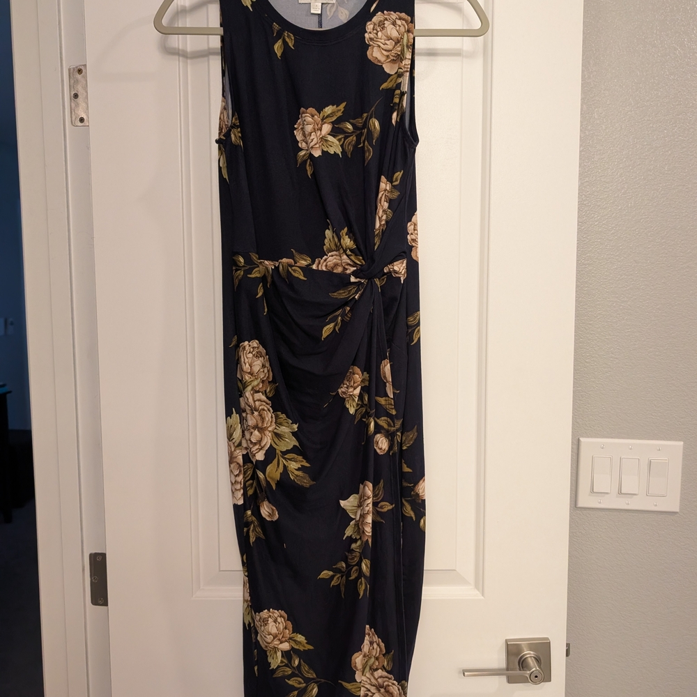 Nine Britton Black and Gold Sleeveless Sheath Maxi Dress